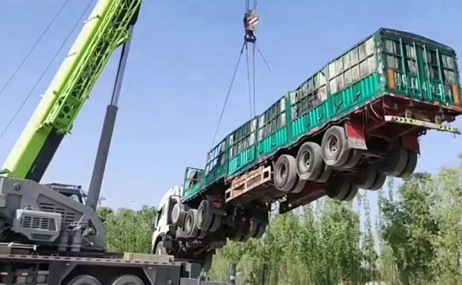 平利道路脱困救援案例